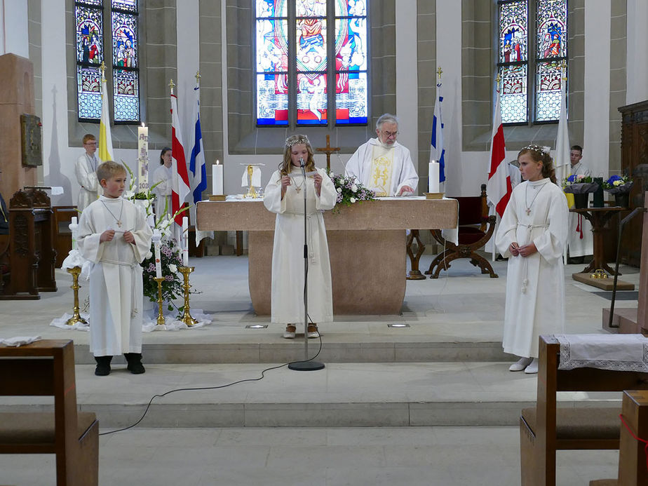 Feier der 1. Heiligen Kommunion in Sankt Crescentius (Foto: Karl-Franz Thiede)